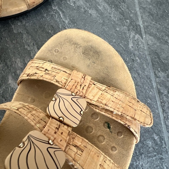 Vionic Amber Tan Cork Open Toe Comfort Sandals - Picture 9 of 9